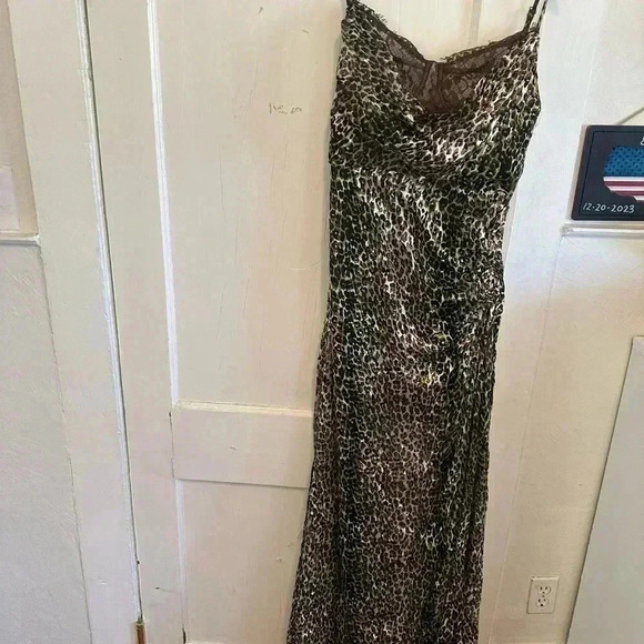 DUNDAS x REVOLVE Williamsburg Maxi Dress in Green Leopard Size L - Picture 4 of 8